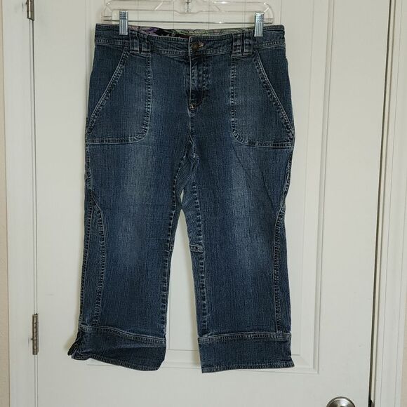 VINTAGE 🩵Jones Wear Denim Capris - Picture 1 of 5